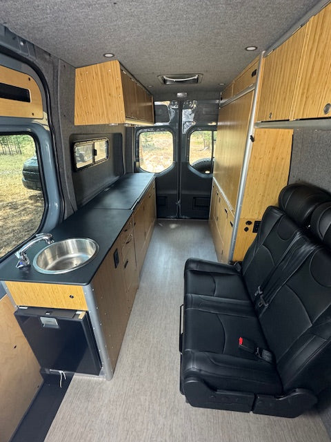 Murphy's Lounge Van Build