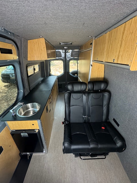 Murphy's Lounge Van Build