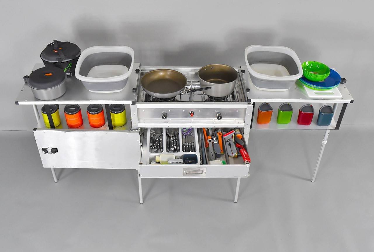 https://trailkitchens.com/cdn/shop/products/the-camp-kitchen-w-integrated-stove-gear-portable-kitchens-trail-kitchens-2_2000x.jpg?v=1553106870